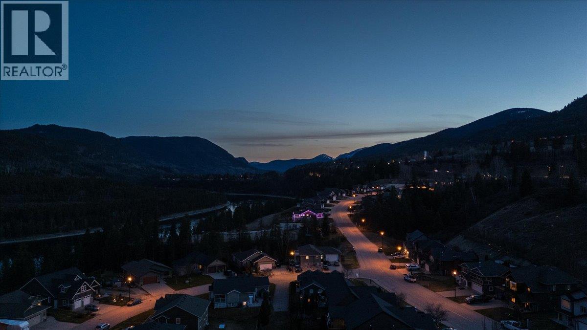 3733 Williston Road, Castlegar, BC - Outdoor With View
