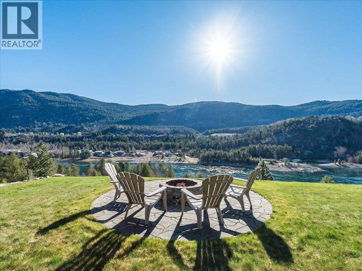 3733 Williston Road, Castlegar, BC - Outdoor With View