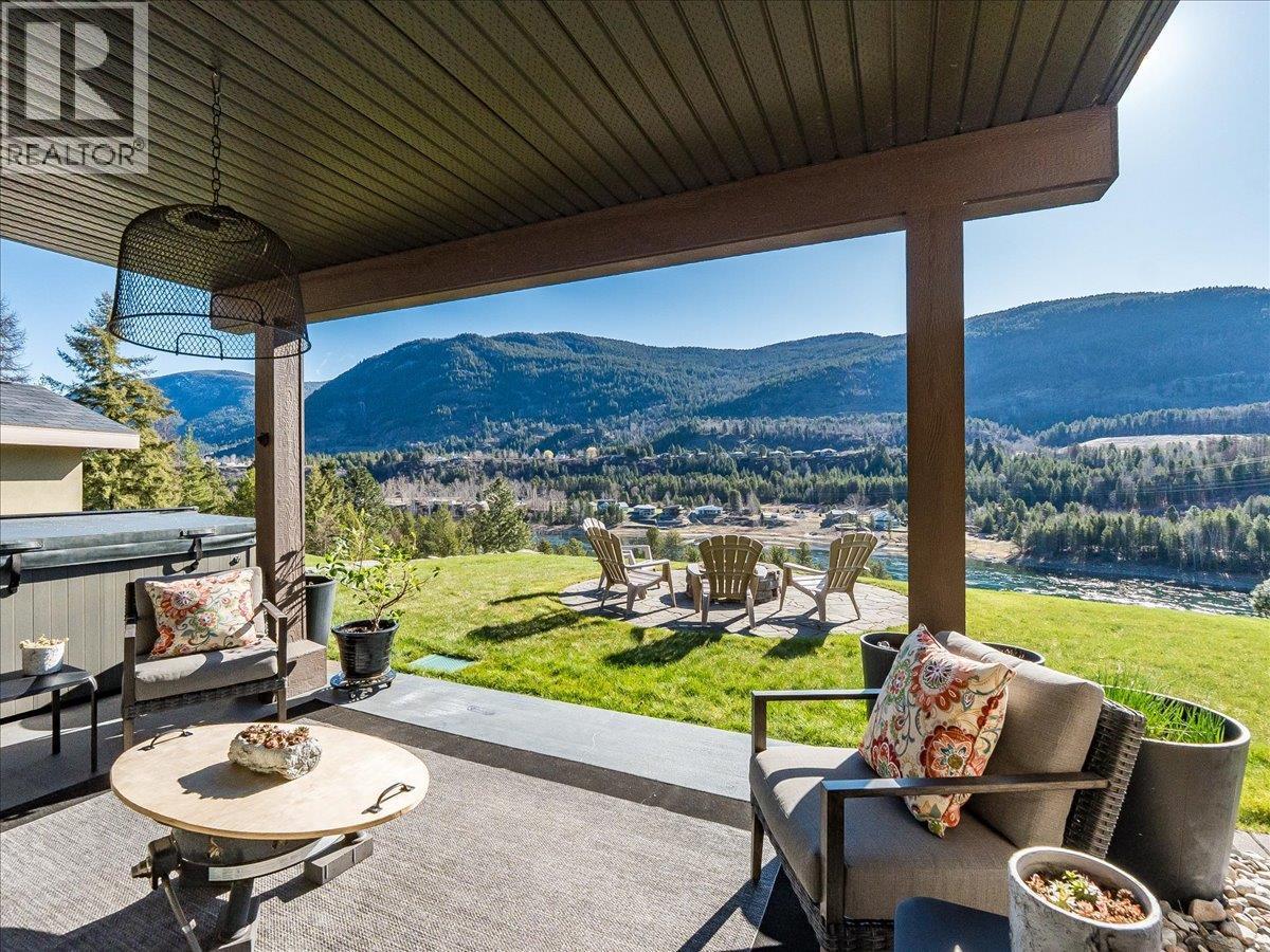 3733 Williston Road, Castlegar, BC - Outdoor With Deck Patio Veranda With View