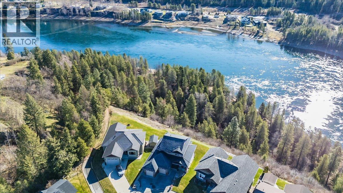 3733 Williston Road, Castlegar, BC - Outdoor With Body Of Water With View