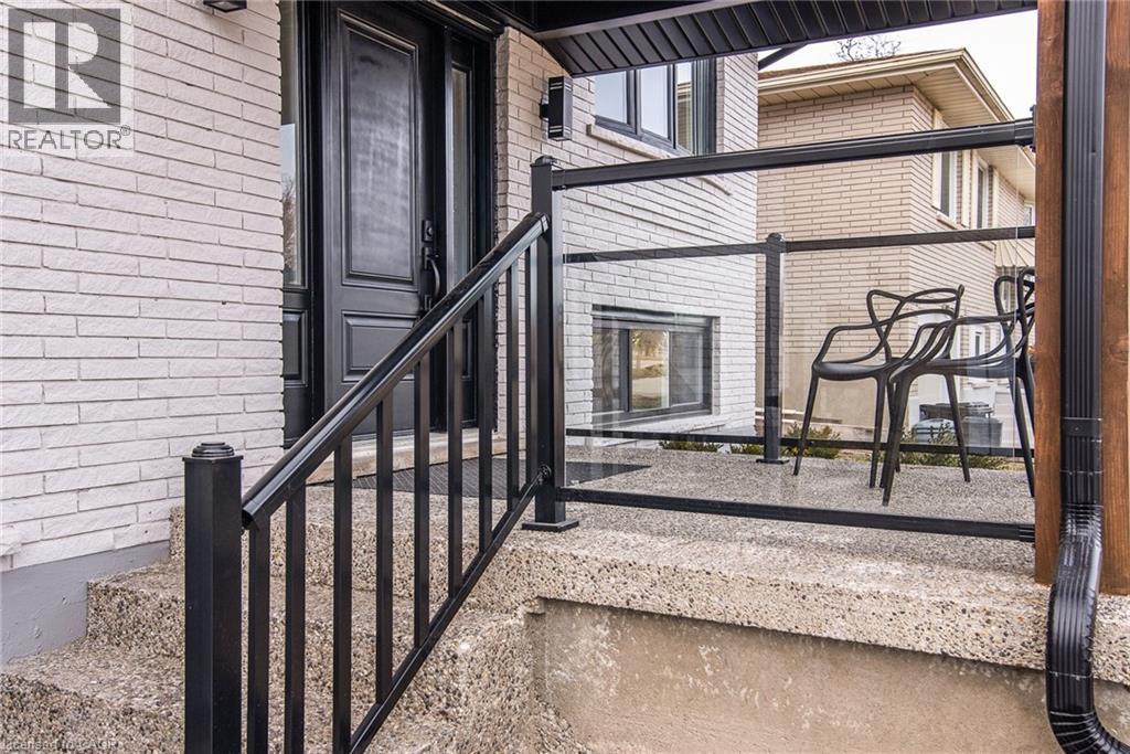 627 Glen Forrest Boulevard, Waterloo, ON - Outdoor With Exterior