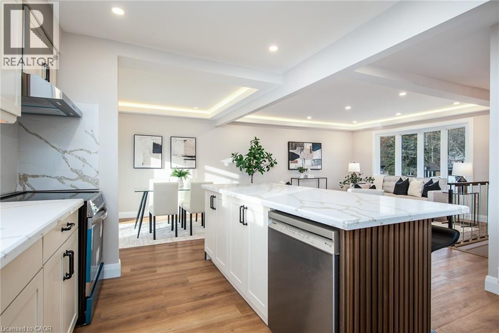 627 Glen Forrest Boulevard, Waterloo, ON - Indoor Photo Showing Kitchen