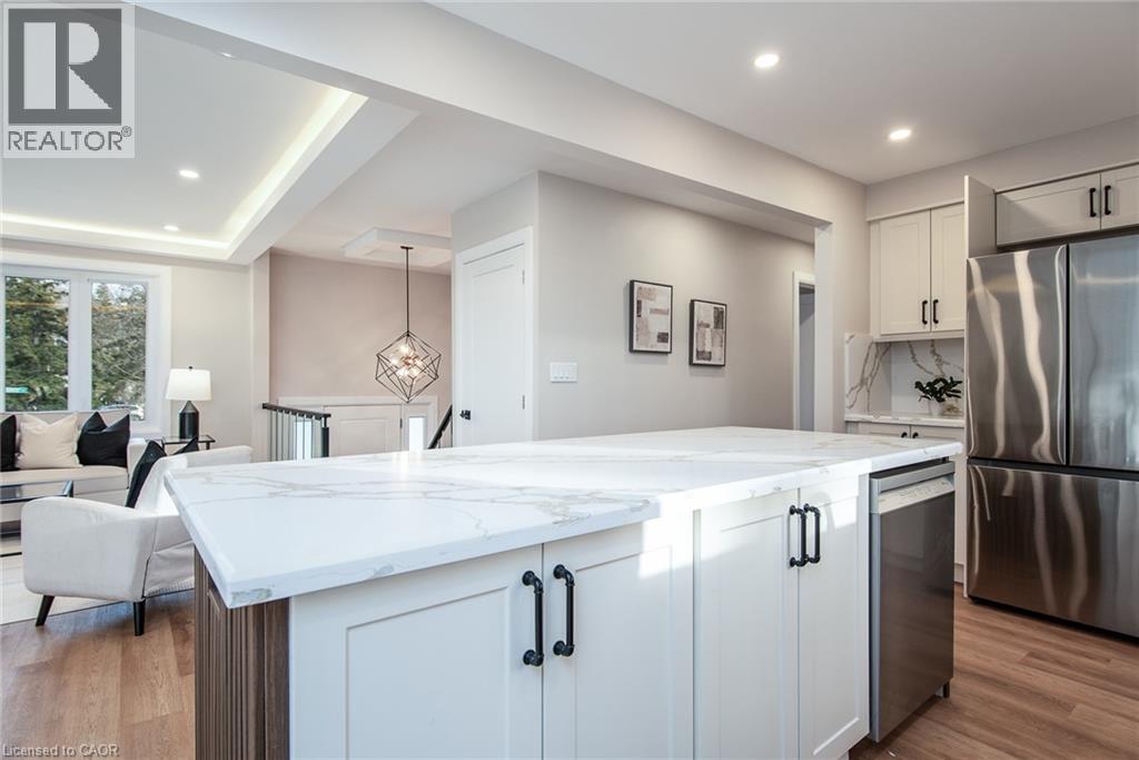 627 Glen Forrest Boulevard, Waterloo, ON - Indoor Photo Showing Kitchen