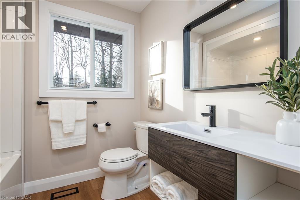 627 Glen Forrest Boulevard, Waterloo, ON - Indoor Photo Showing Bathroom