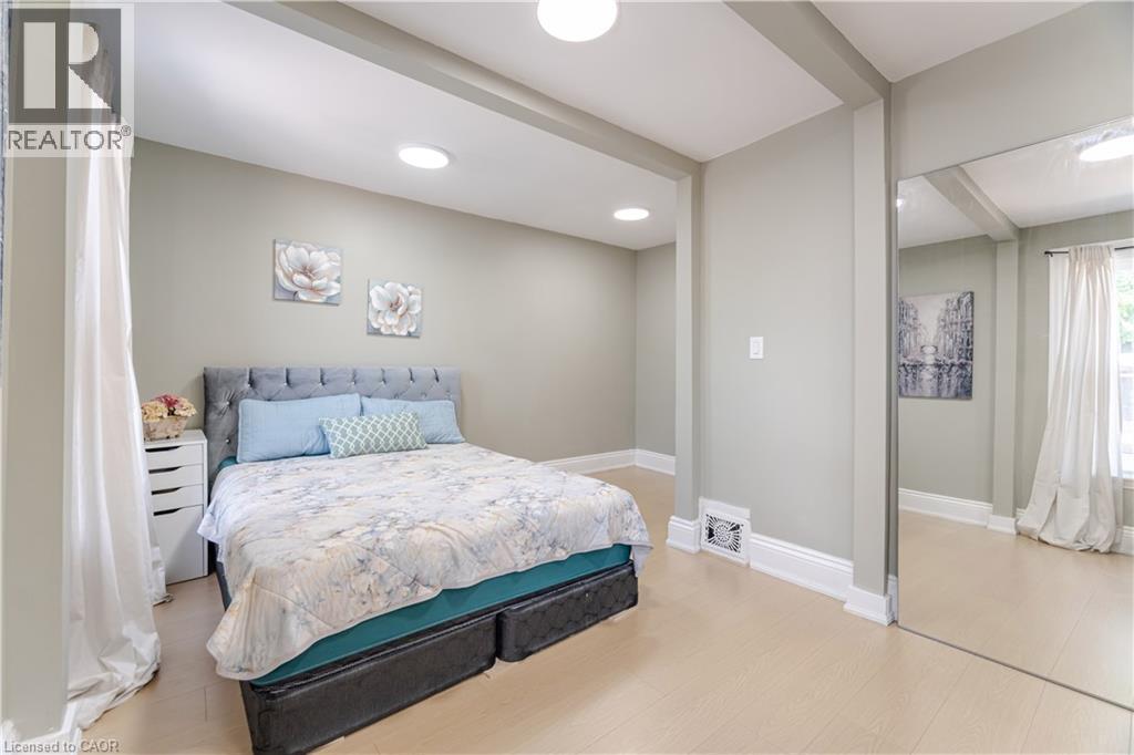 61 Stirton Street, Hamilton, ON - Indoor Photo Showing Bedroom
