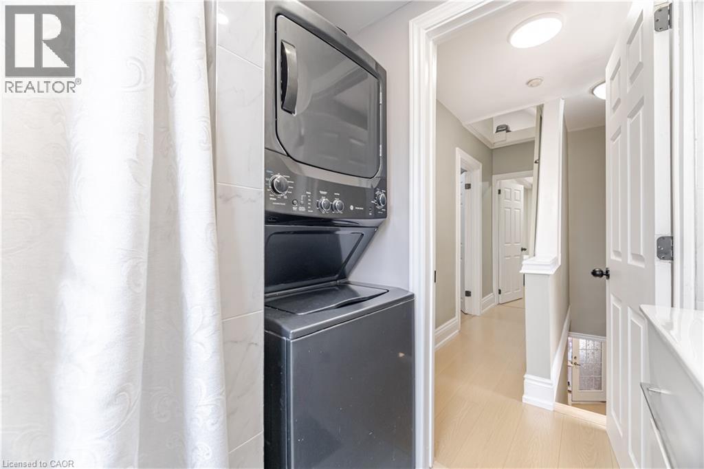 61 Stirton Street, Hamilton, ON - Indoor Photo Showing Laundry Room
