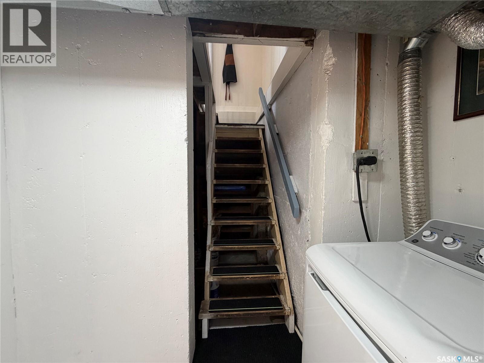 833 K Avenue N, Saskatoon, SK - Indoor