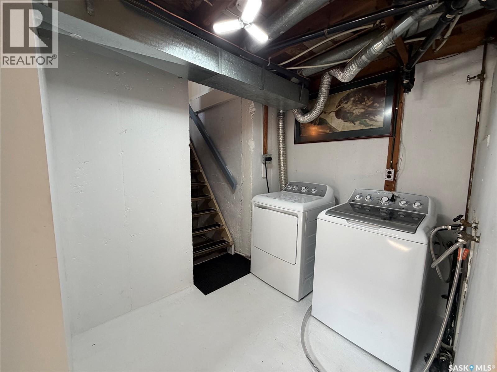 833 K Avenue N, Saskatoon, SK - Indoor Photo Showing Laundry Room