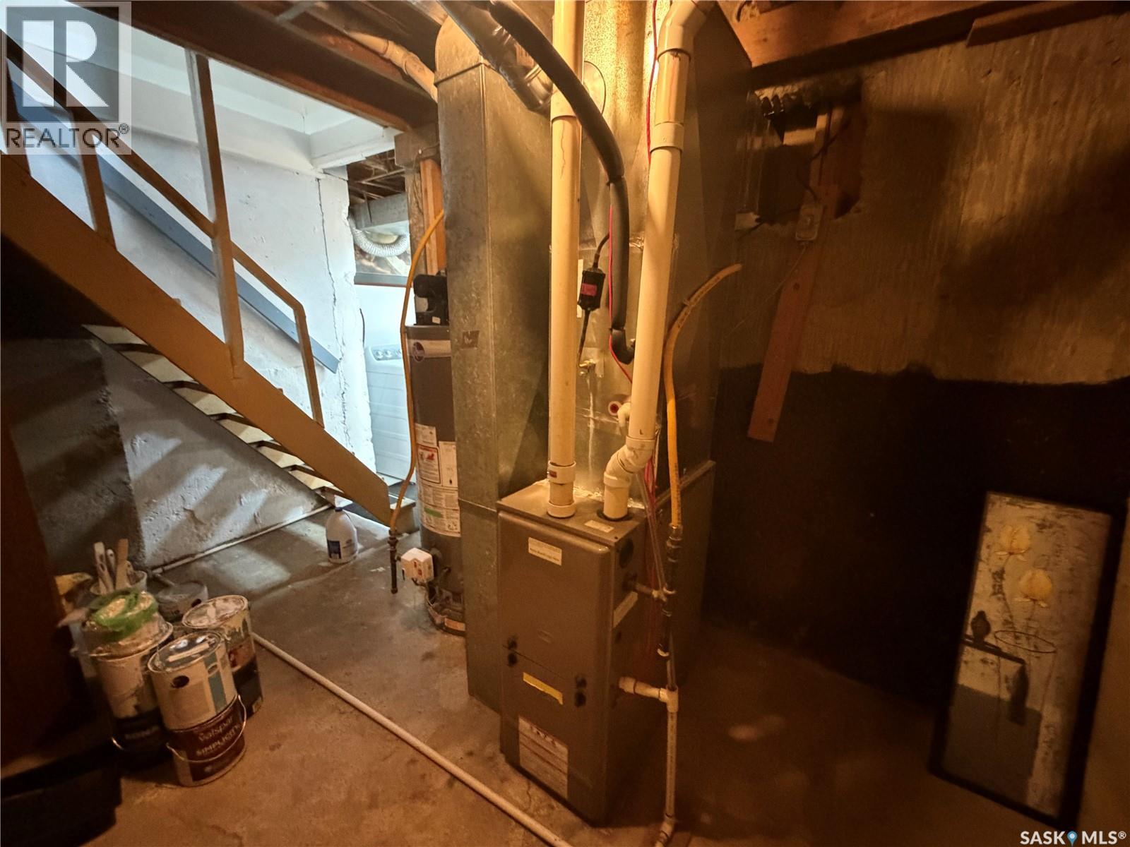 833 K Avenue N, Saskatoon, SK - Indoor