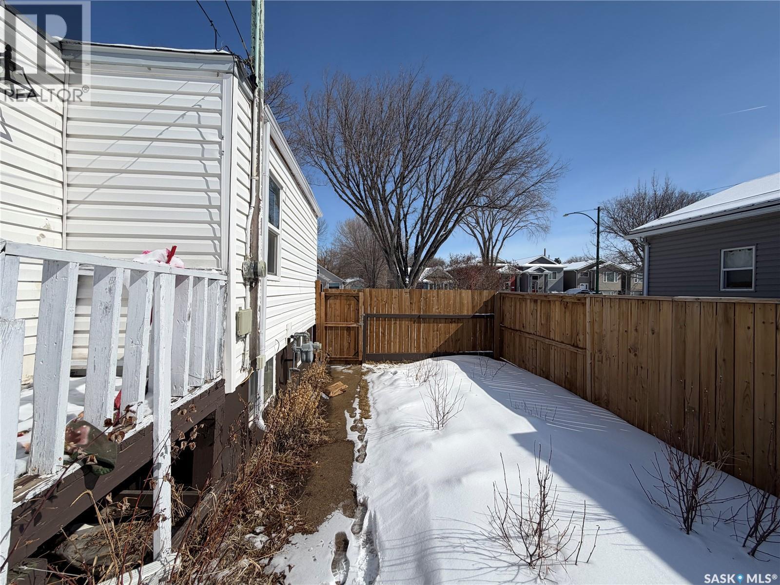 833 K Avenue N, Saskatoon, SK - Outdoor