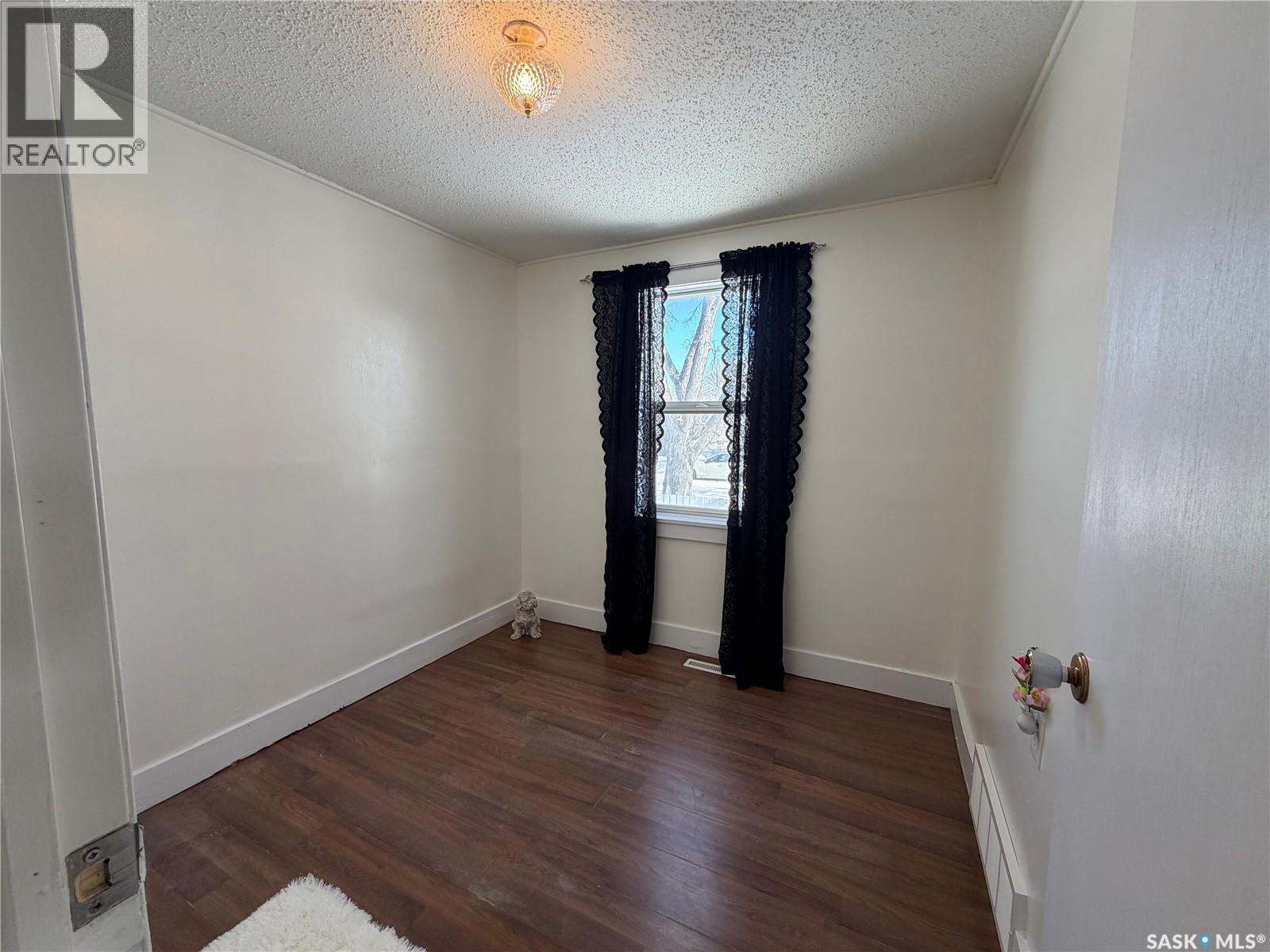 833 K Avenue N, Saskatoon, SK - Indoor Photo Showing Other Room