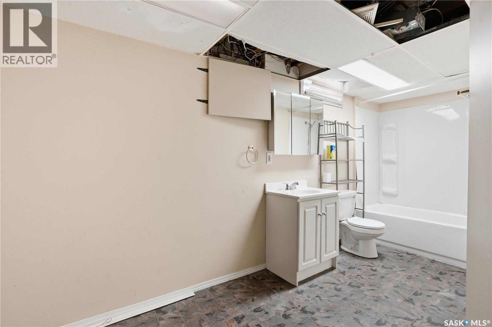 222 Smallwood Crescent, Saskatoon, SK - Indoor