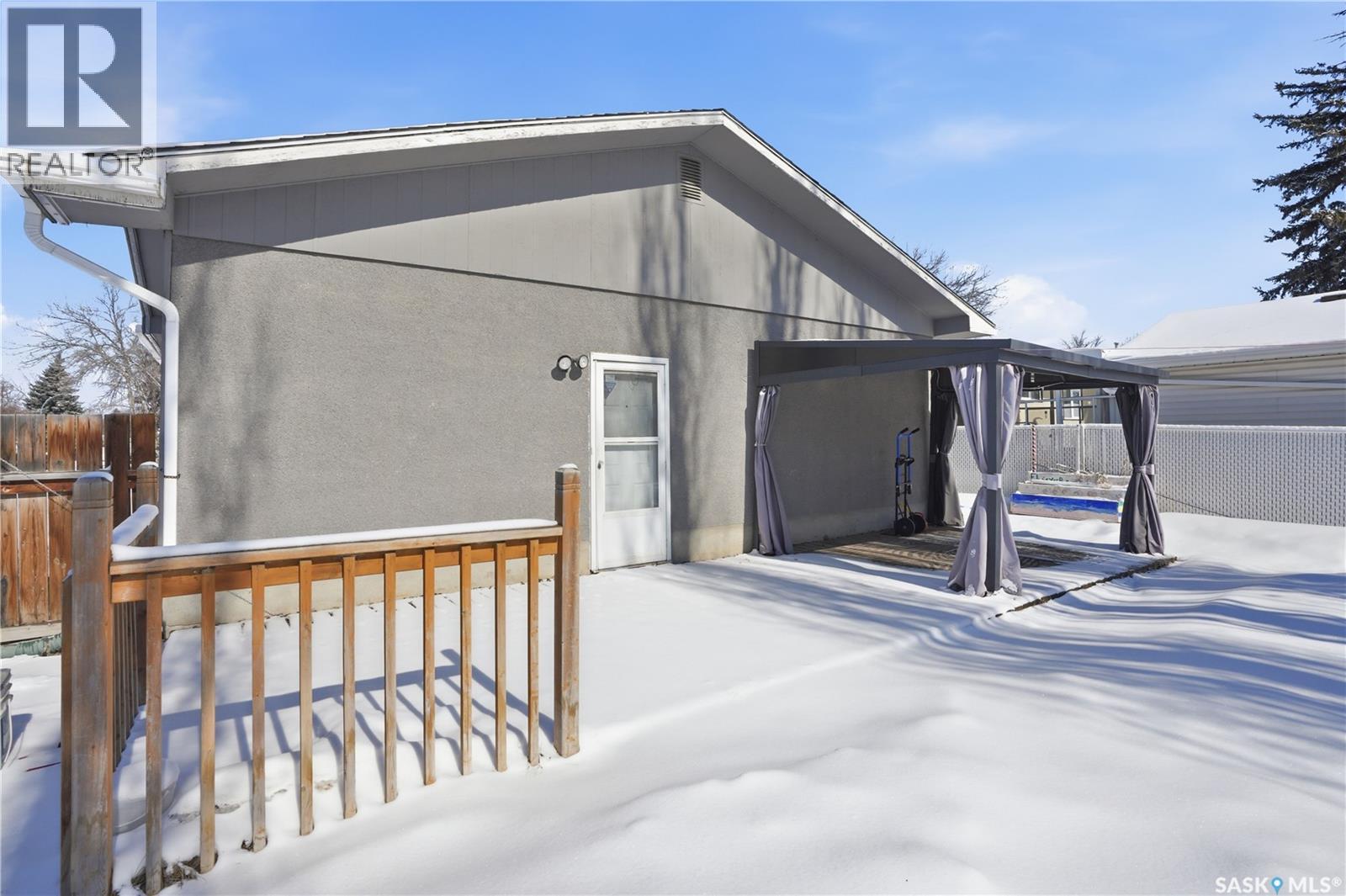 222 Smallwood Crescent, Saskatoon, SK - Outdoor With Exterior