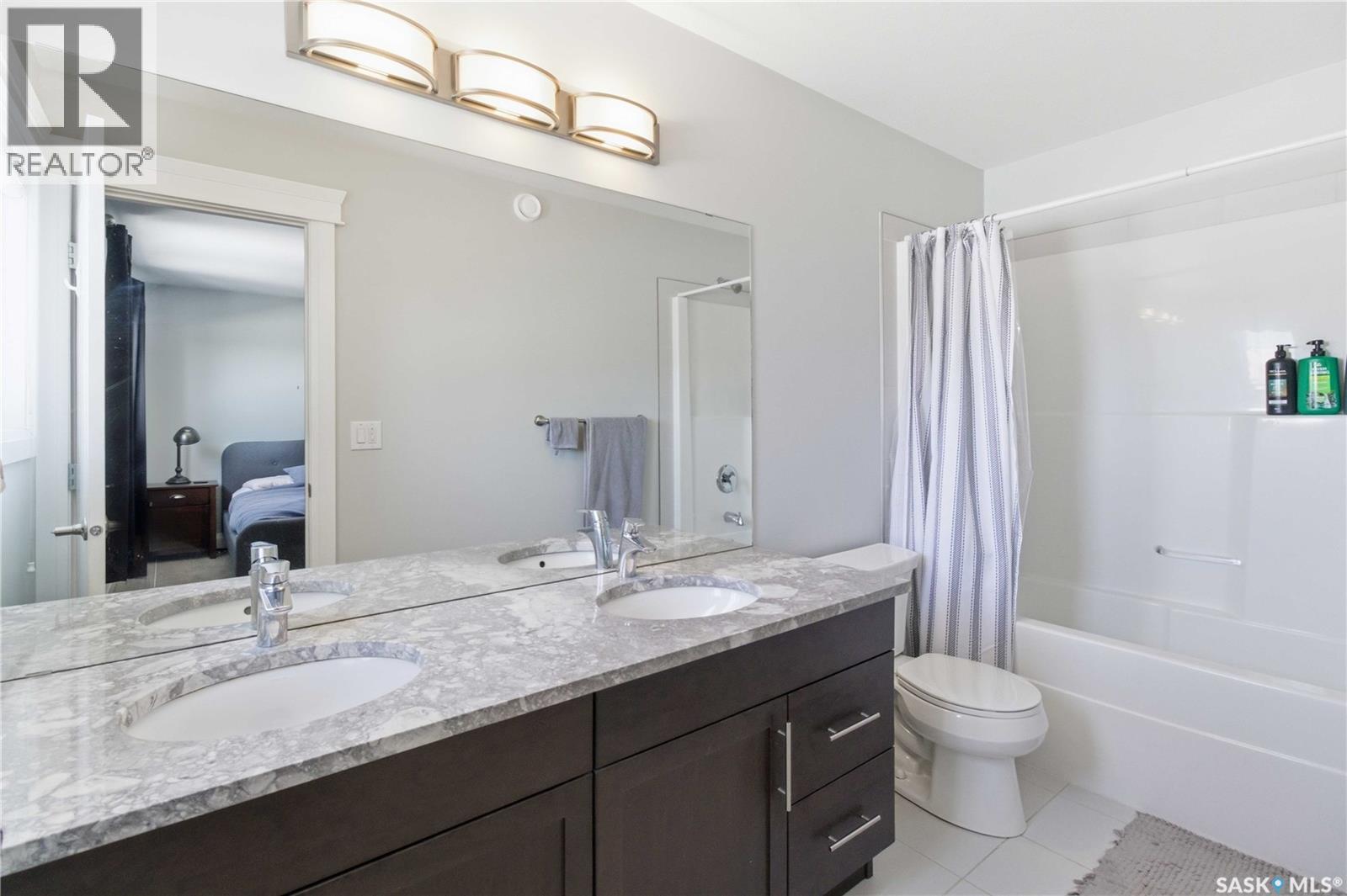 23 111 Rosewood Gate N, Saskatoon, SK - Indoor Photo Showing Bathroom