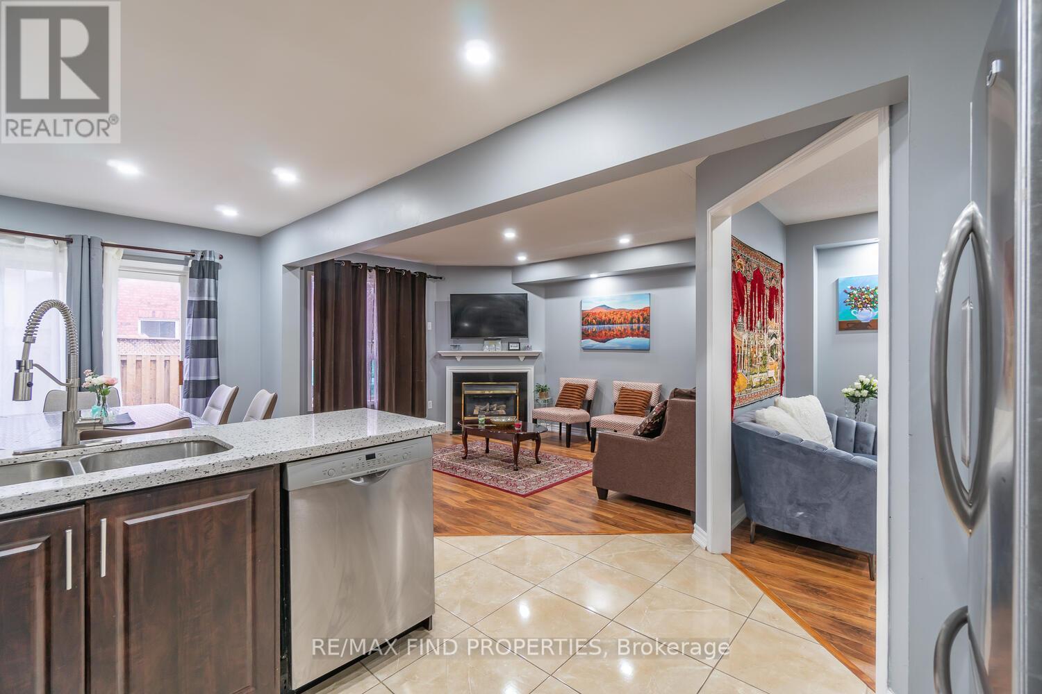 22 Ashmere Road, Brampton, ON - Indoor Photo Showing Kitchen With Double Sink