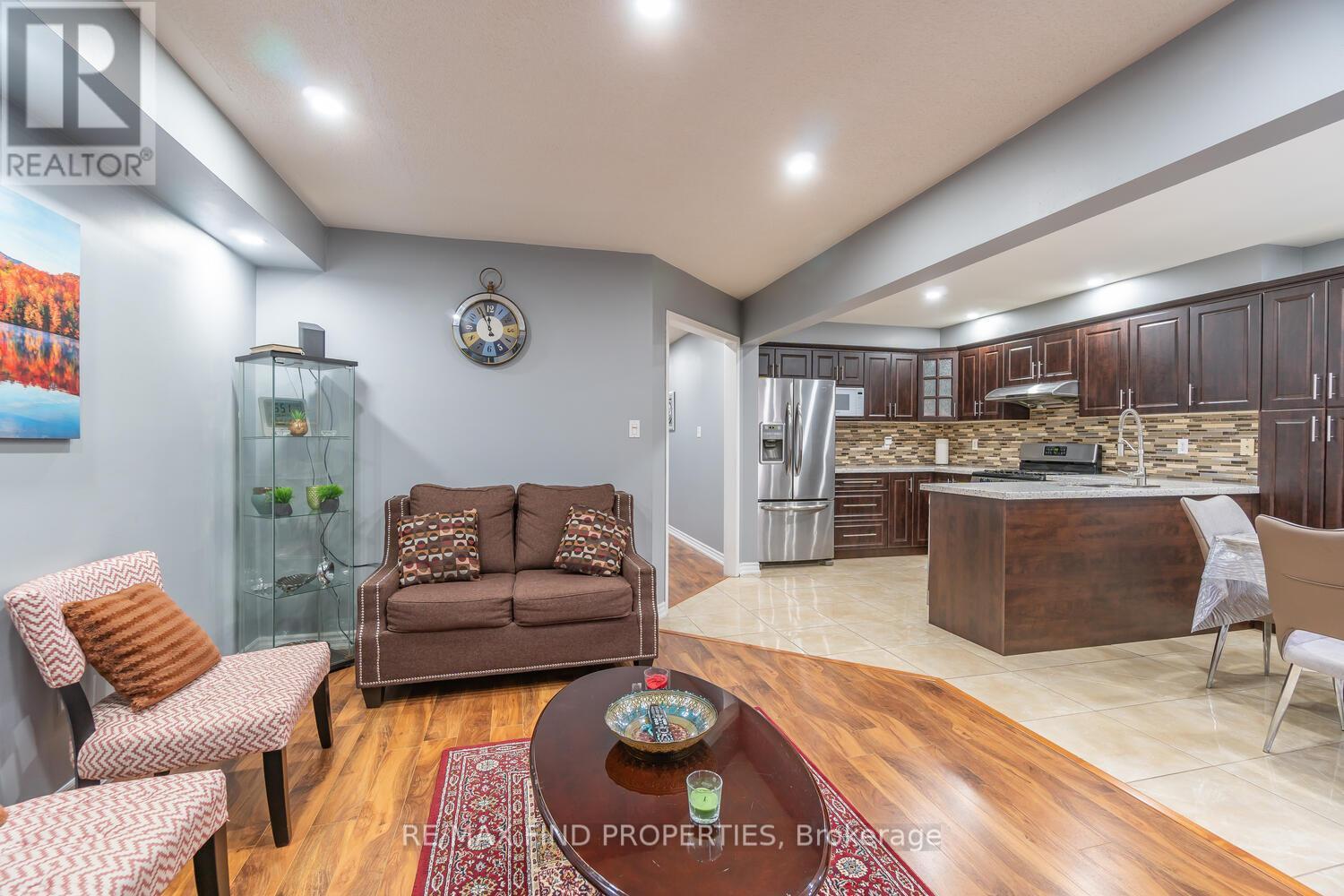 22 Ashmere Road, Brampton, ON - Indoor Photo Showing Living Room