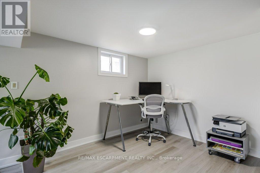 2405 Malcom Crescent, Burlington, ON - Indoor Photo Showing Office