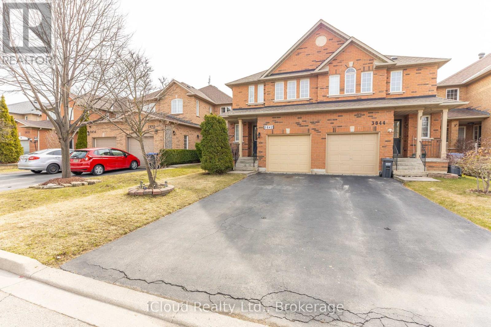 3842 Ridgepoint Way, Mississauga, ON - Outdoor With Facade