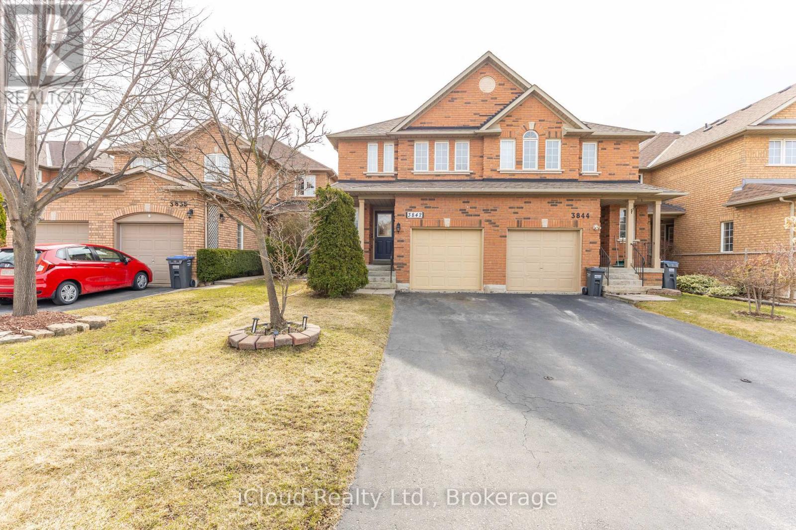 3842 Ridgepoint Way, Mississauga, ON - Outdoor With Facade