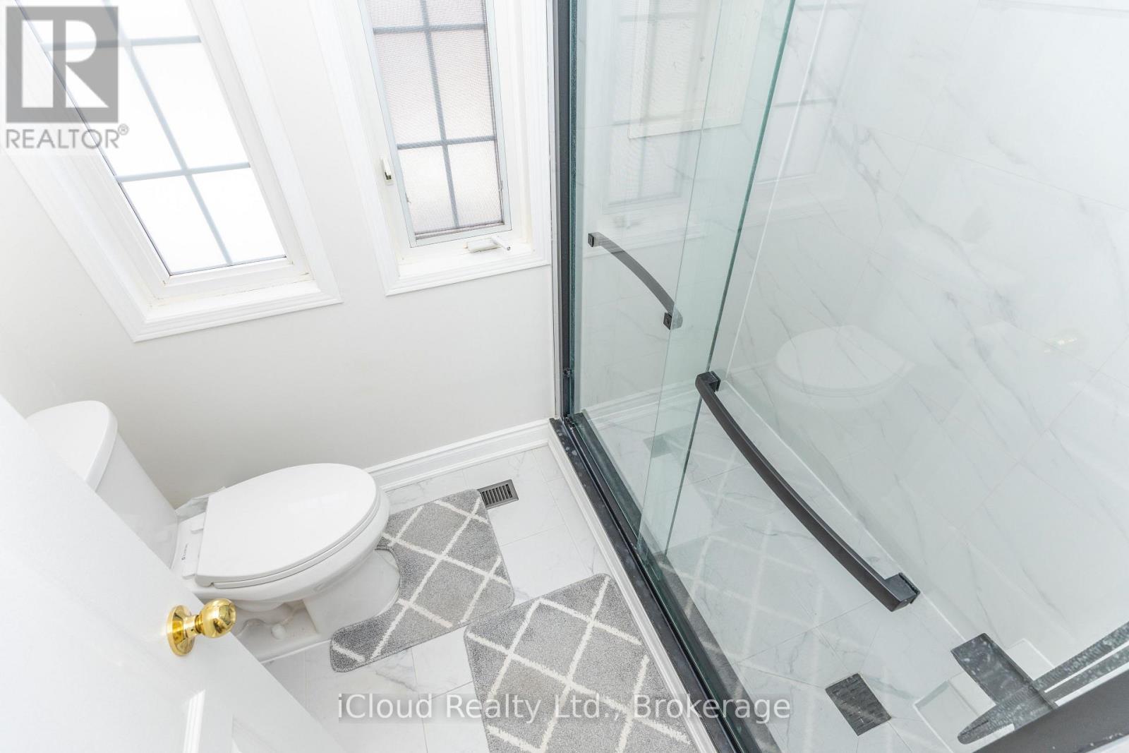 3842 Ridgepoint Way, Mississauga, ON - Indoor Photo Showing Bathroom