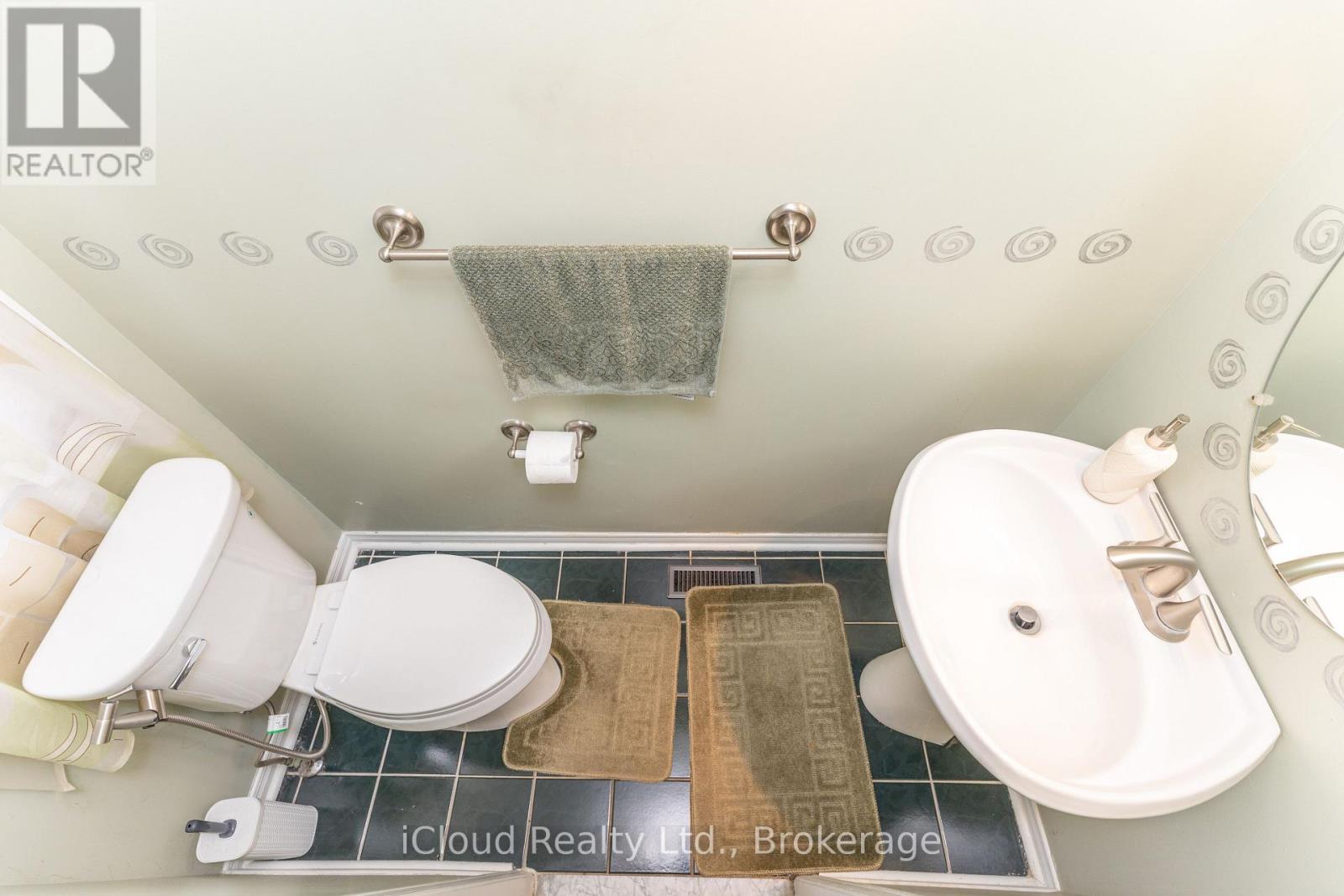 3842 Ridgepoint Way, Mississauga, ON - Indoor Photo Showing Bathroom