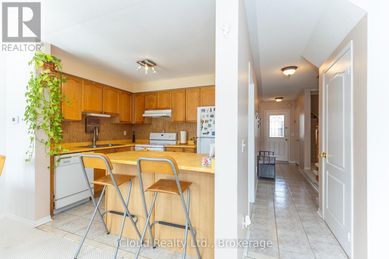 3842 Ridgepoint Way, Mississauga, ON - Indoor Photo Showing Kitchen