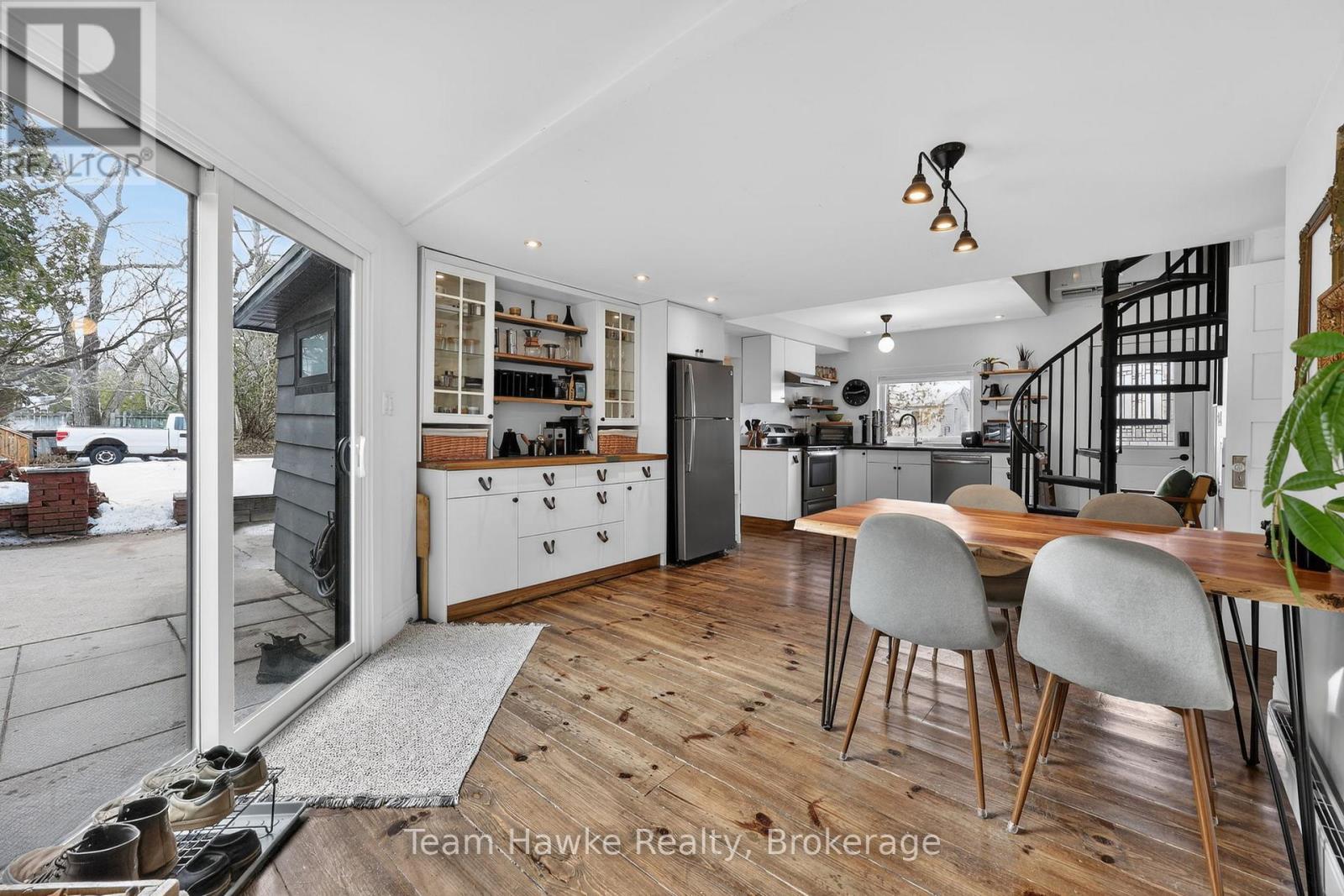 283 Tiny Beaches Road S, Tiny, ON - Indoor