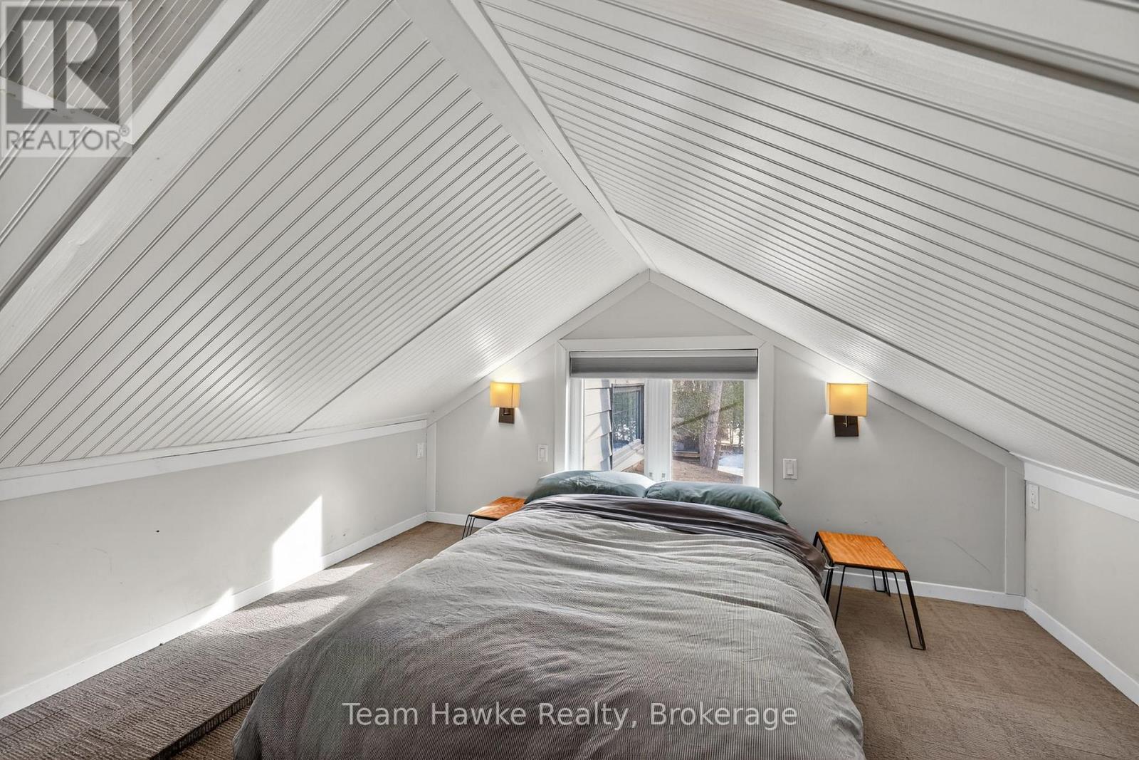 283 Tiny Beaches Road S, Tiny, ON - Indoor Photo Showing Bedroom