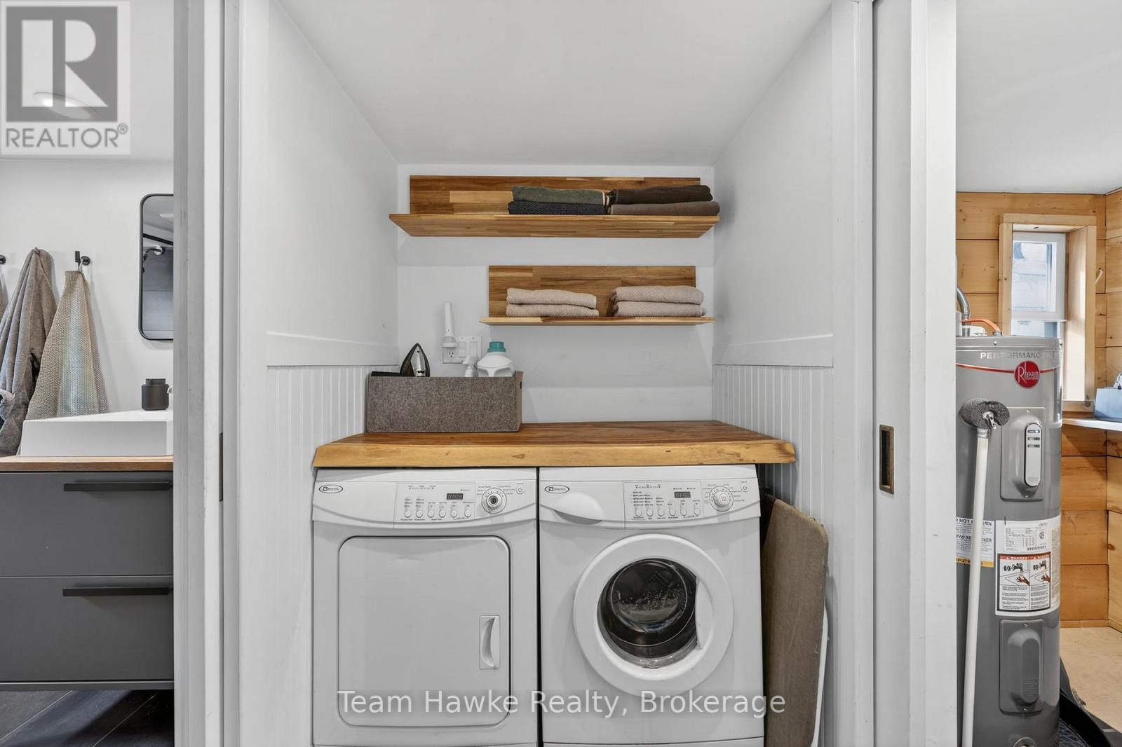 283 Tiny Beaches Road S, Tiny, ON - Indoor Photo Showing Laundry Room