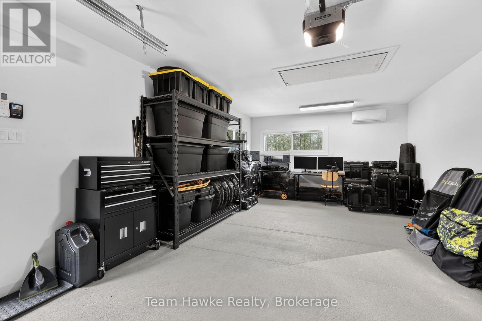 283 Tiny Beaches Road S, Tiny, ON - Indoor Photo Showing Garage