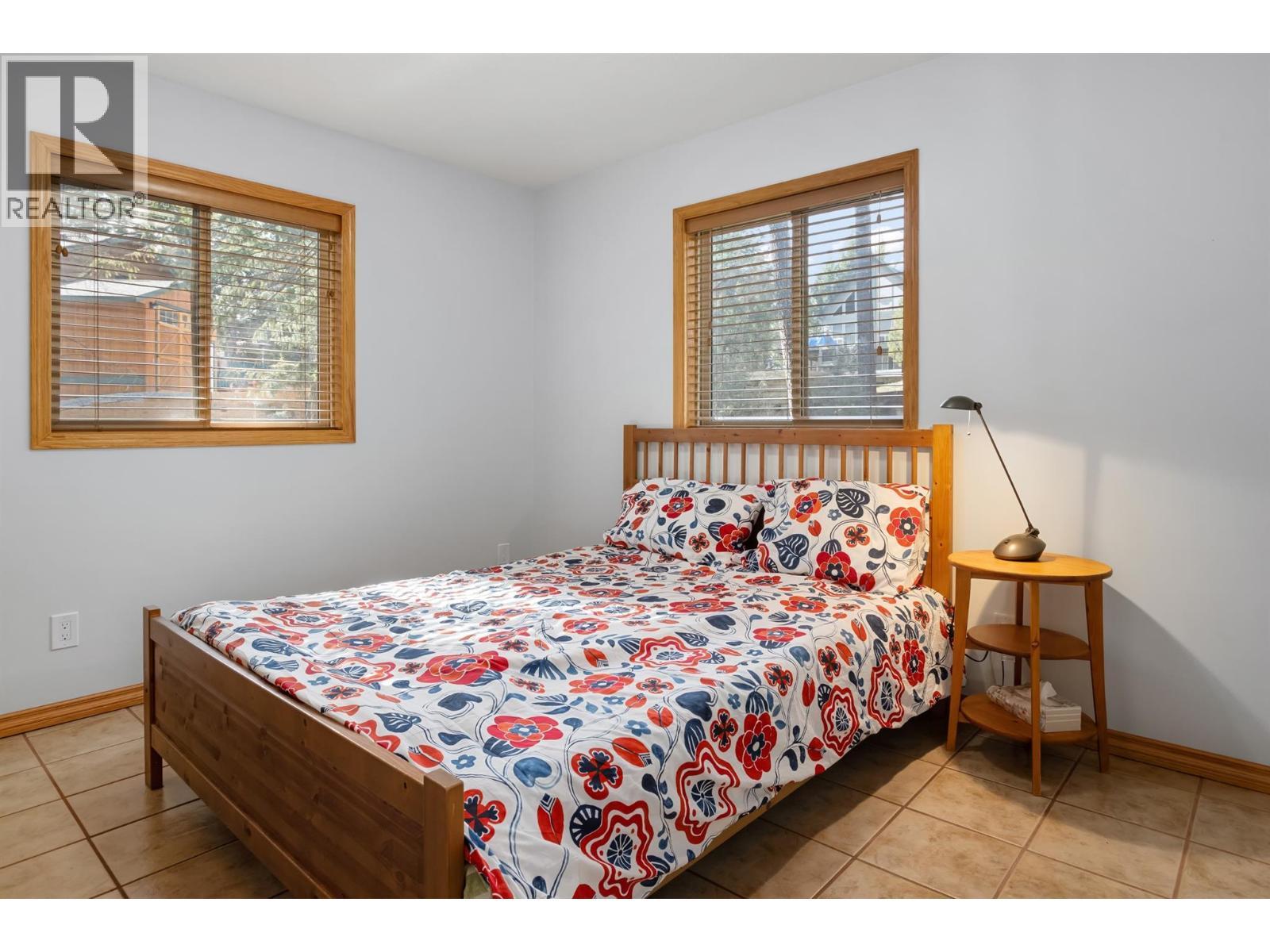 4943 Timber Way, Windermere, BC - Indoor Photo Showing Bedroom