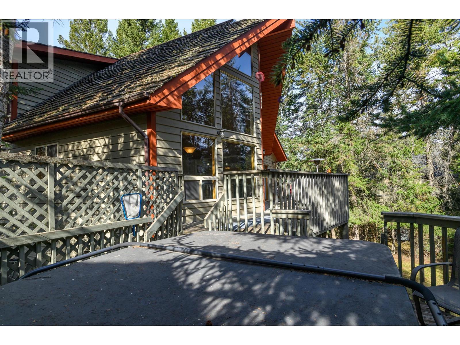 4943 Timber Way, Windermere, BC - Outdoor