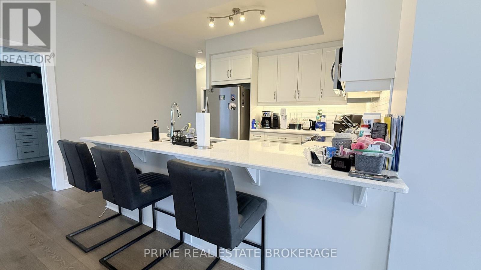 2503 - 505 Talbot Street, London East (East F), ON - Indoor Photo Showing Kitchen