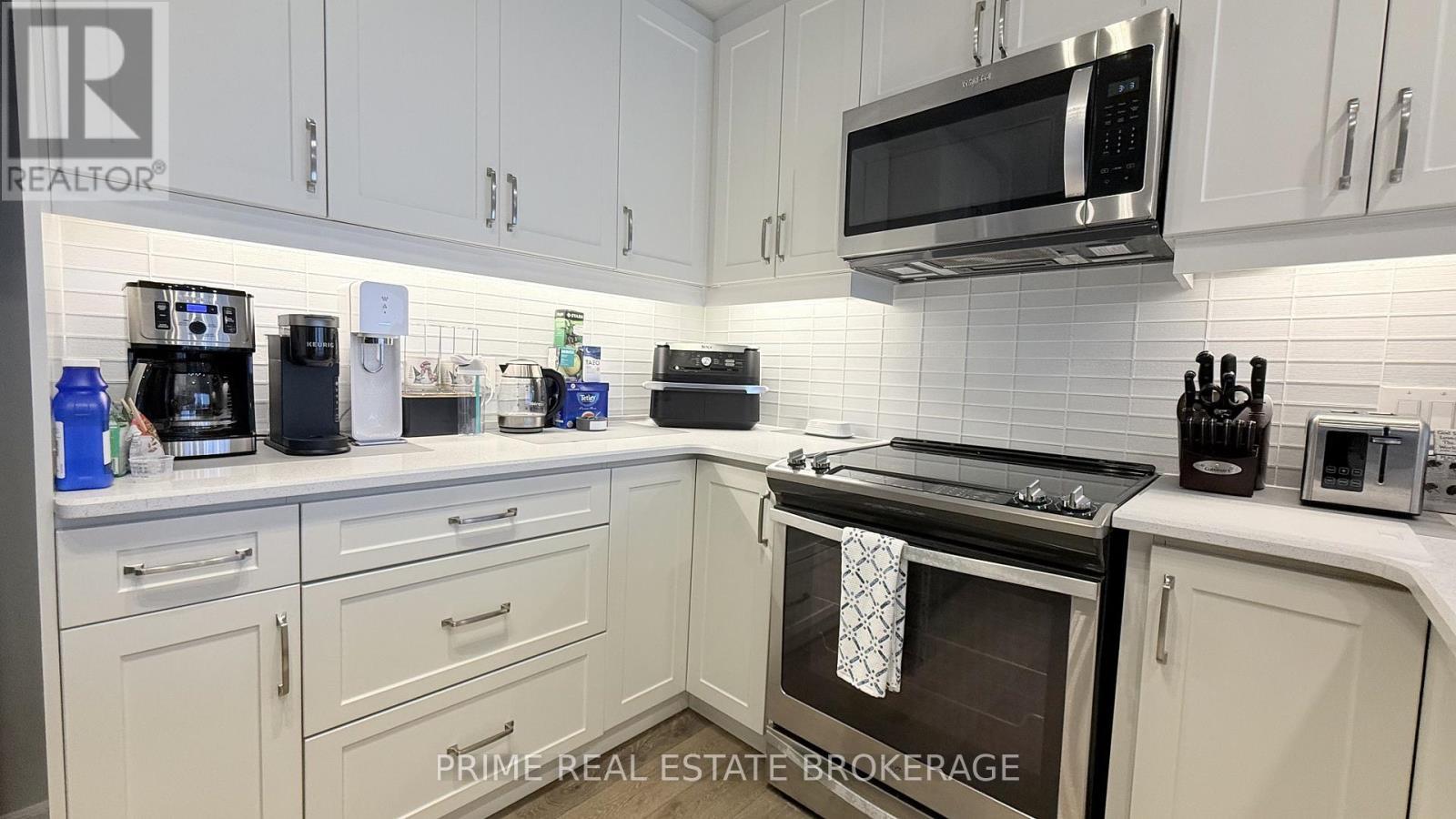 2503 - 505 Talbot Street, London East (East F), ON - Indoor Photo Showing Kitchen