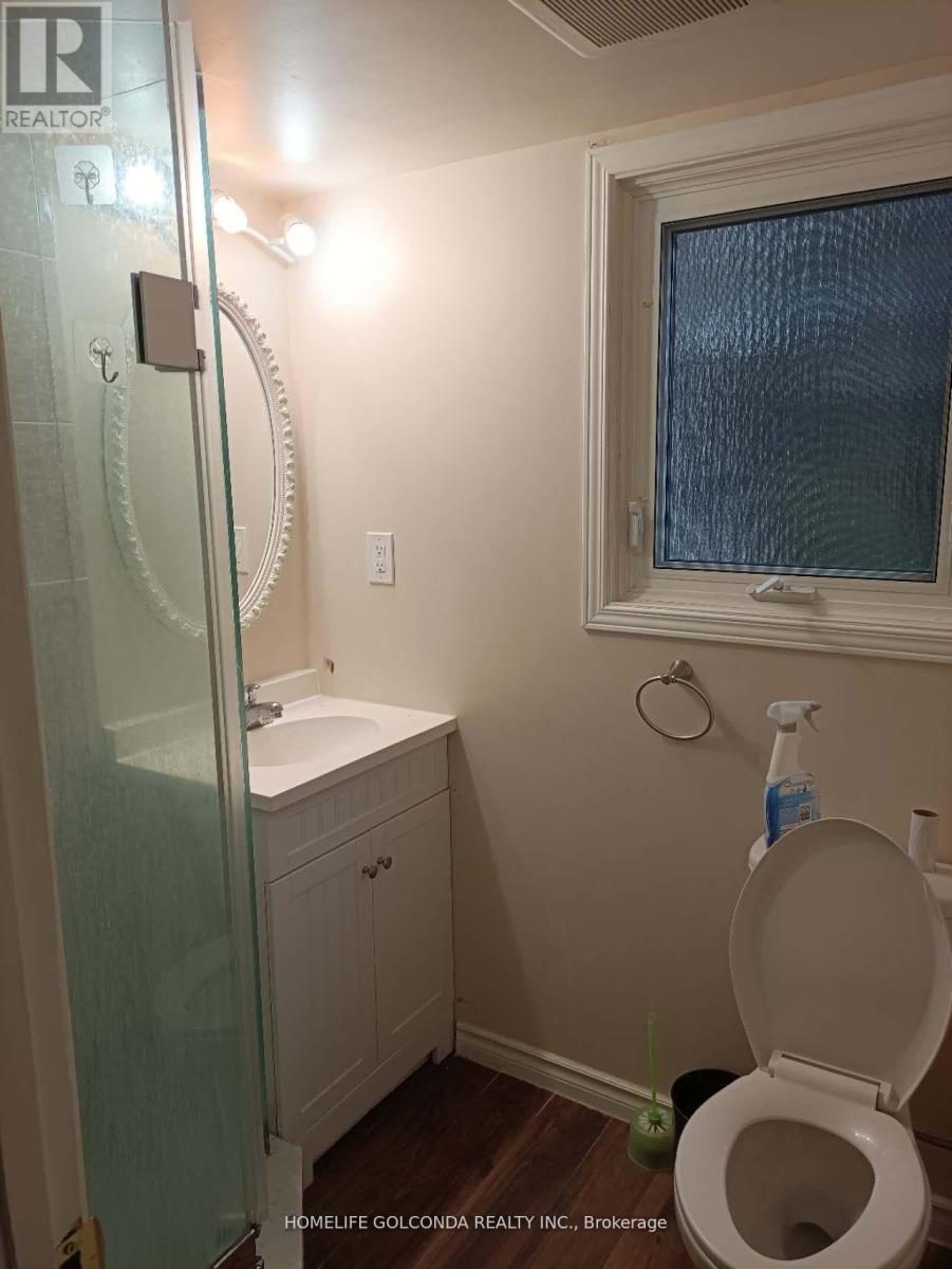 2475 Council Ring Road, Mississauga, ON - Indoor Photo Showing Bathroom