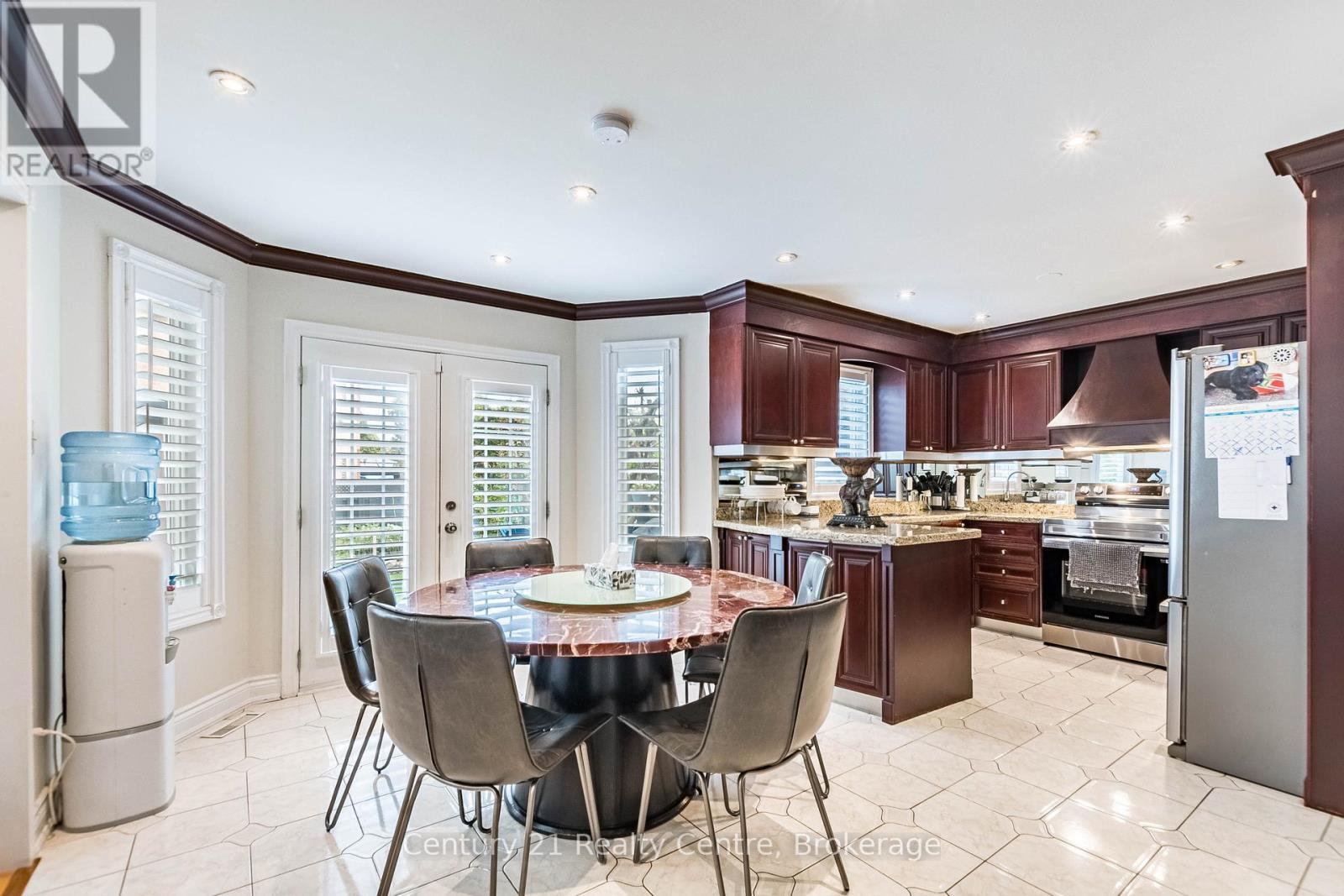 3349 Loyalist Drive, Mississauga, ON - Indoor Photo Showing Dining Room