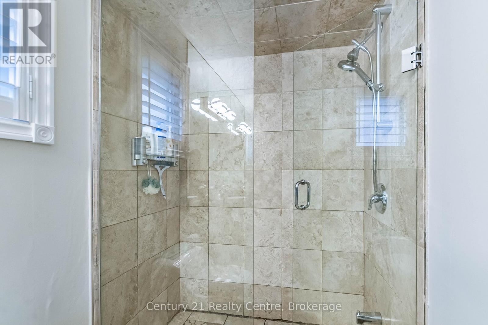 3349 Loyalist Drive, Mississauga, ON - Indoor Photo Showing Bathroom
