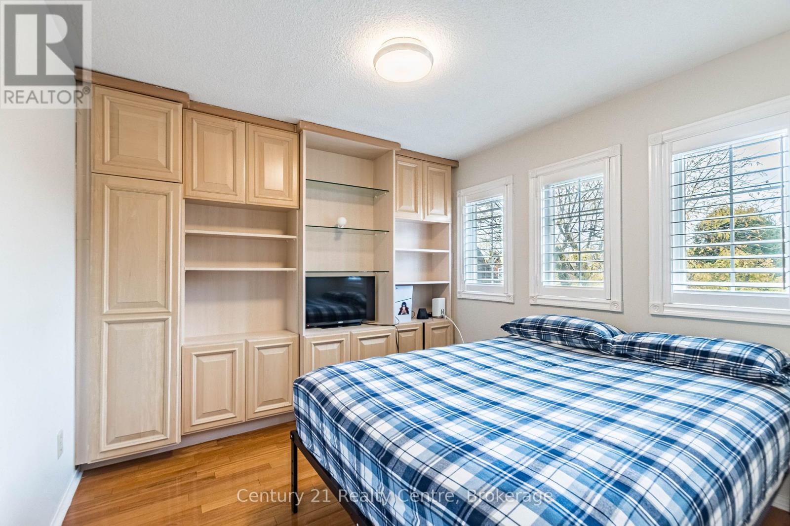3349 Loyalist Drive, Mississauga, ON - Indoor Photo Showing Bedroom