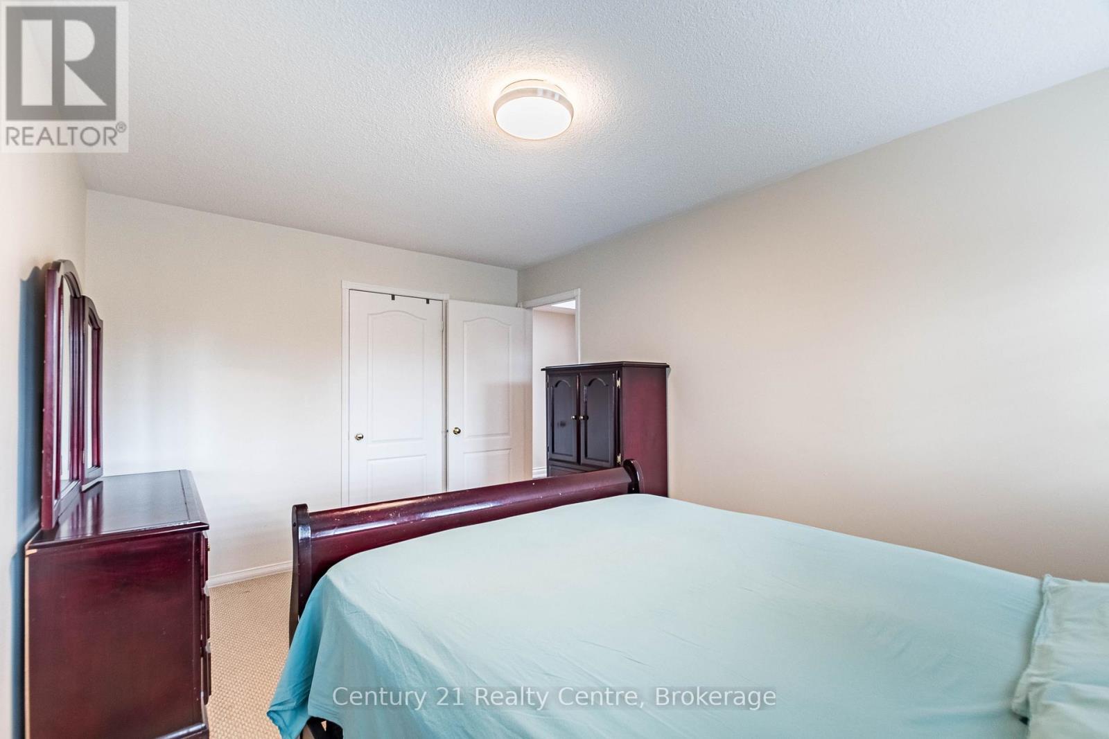 3349 Loyalist Drive, Mississauga, ON - Indoor Photo Showing Bedroom