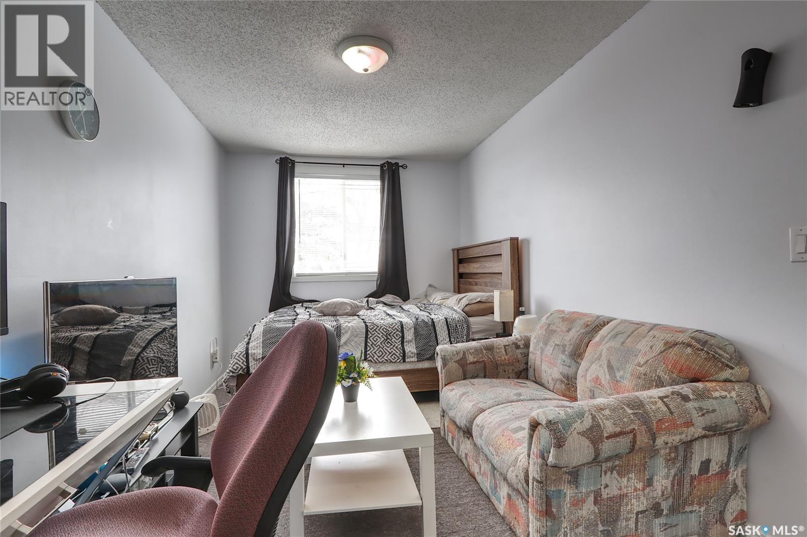 4160 Castle Road, Regina, SK - Indoor