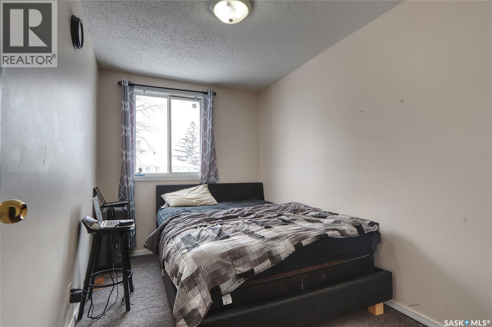 4160 Castle Road, Regina, SK - Indoor Photo Showing Bedroom