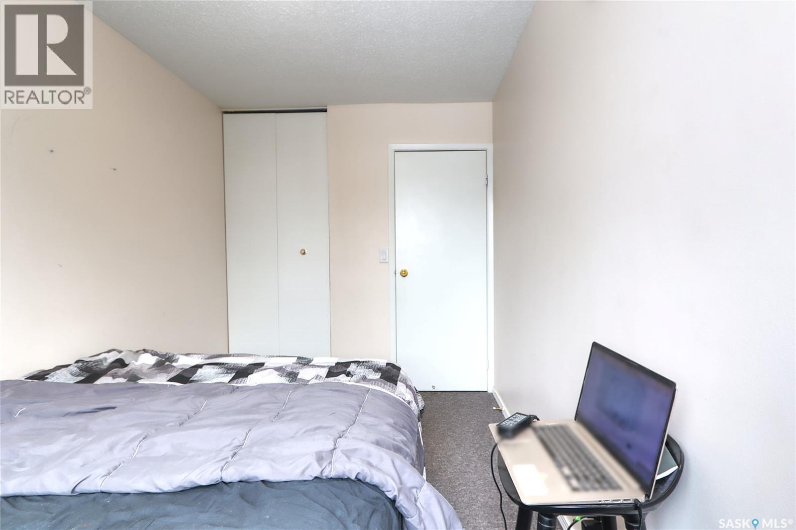 4160 Castle Road, Regina, SK - Indoor Photo Showing Bedroom
