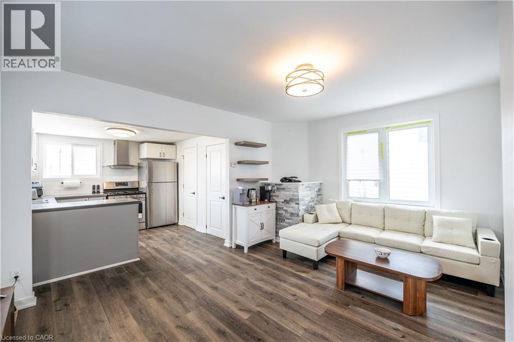 92 Frederick Avenue, Hamilton, ON - Indoor