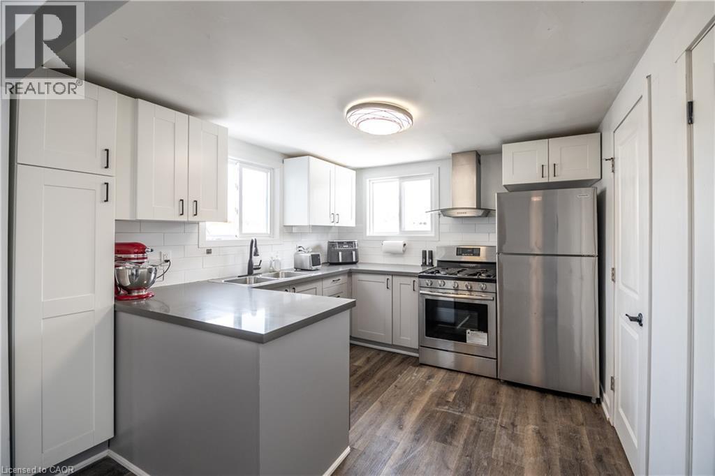 92 Frederick Avenue, Hamilton, ON - Indoor Photo Showing Kitchen With Stainless Steel Kitchen With Double Sink