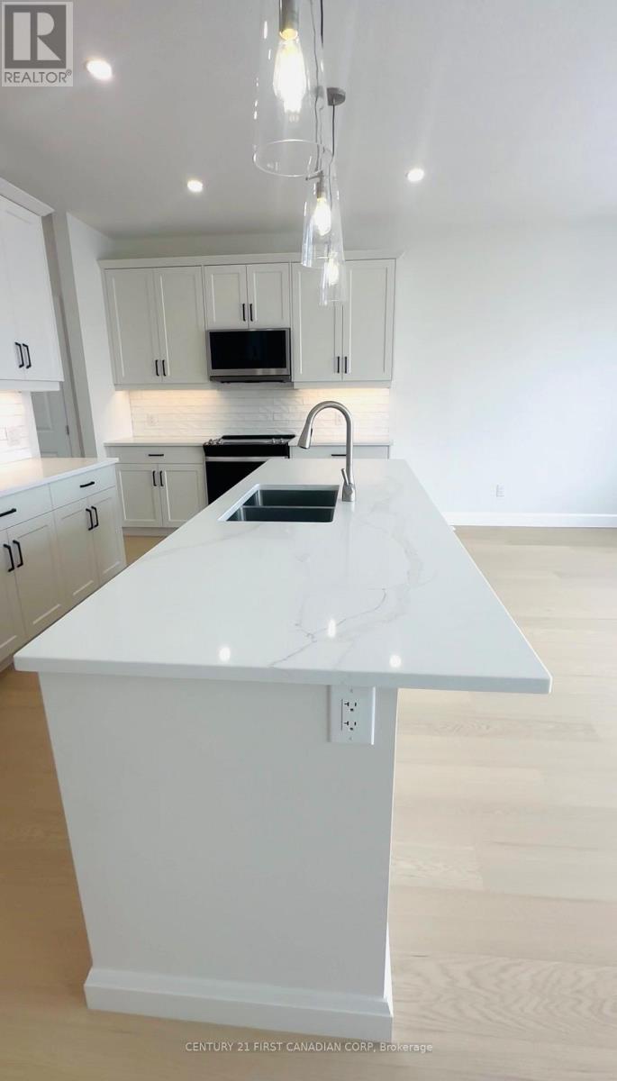 Images are for illustration purposes only. - 1185 Honeywood Dr Drive, London South (South U), ON - Indoor Photo Showing Kitchen With Double Sink With Upgraded Kitchen