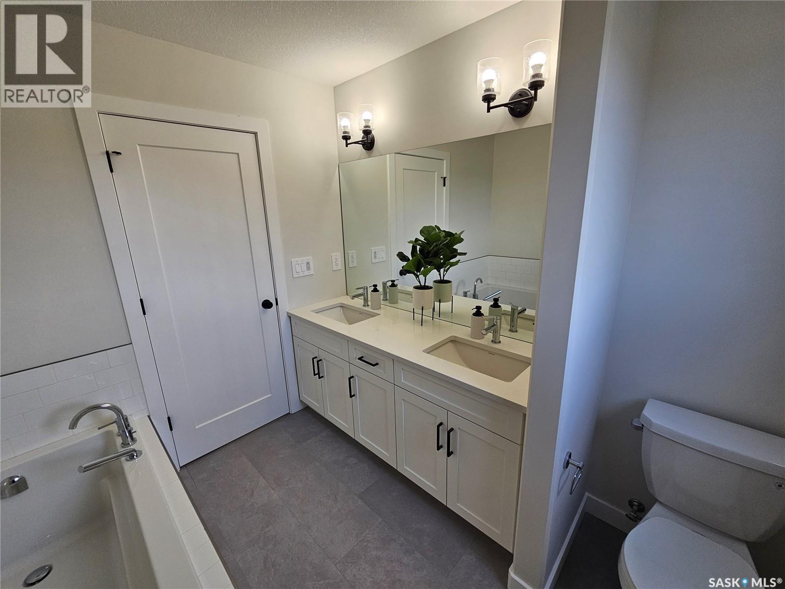 8 Vancouver Crescent, Pilot Butte, SK - Indoor Photo Showing Bathroom