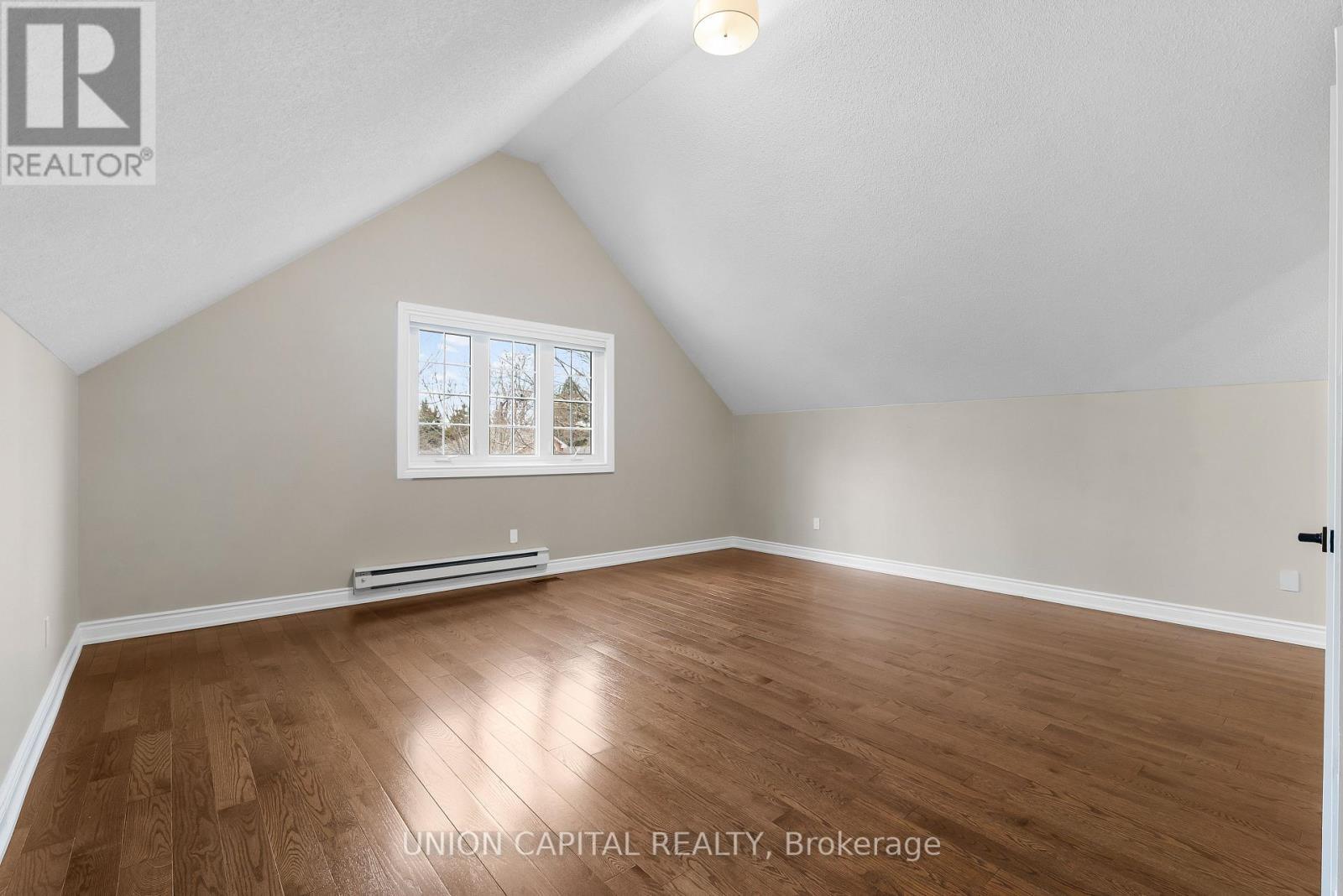 Bedroom 3 - 86 Charing Crescent, Aurora, ON - Indoor Photo Showing Other Room