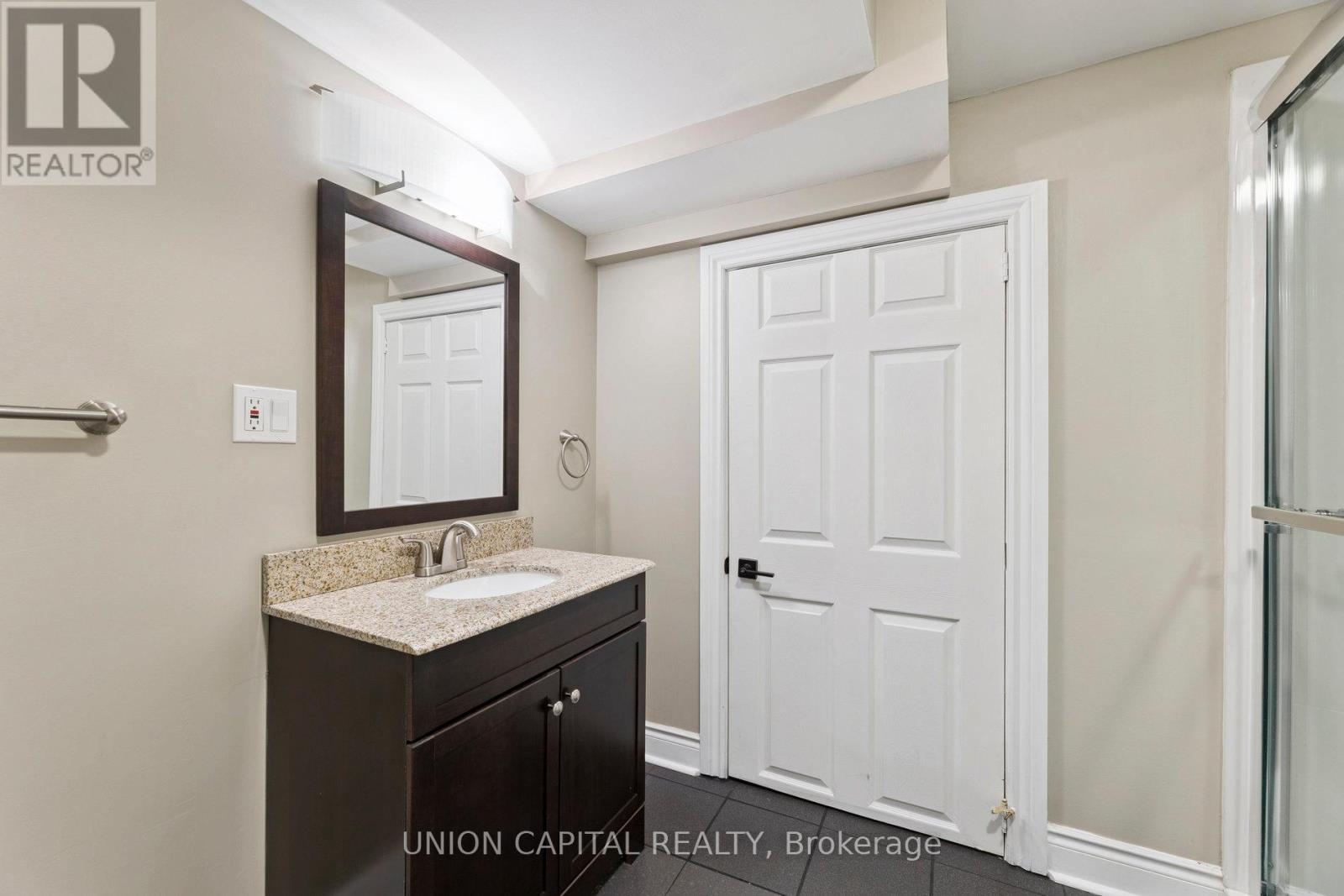 86 Charing Crescent, Aurora, ON - Indoor Photo Showing Bathroom