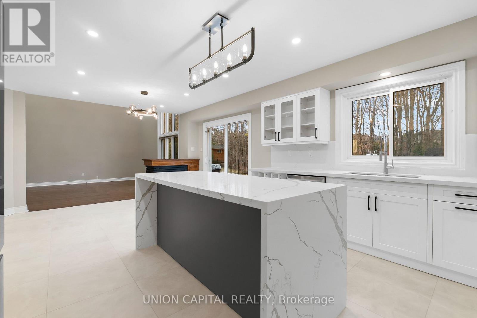 86 Charing Crescent, Aurora, ON - Indoor