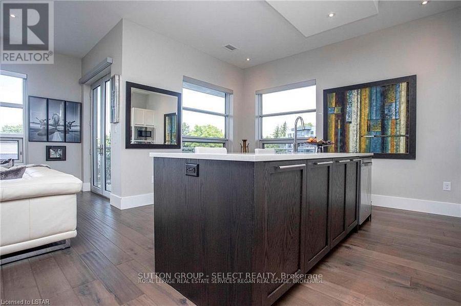 208 - 1705 Fiddlehead Place, London North (North R), ON - Indoor